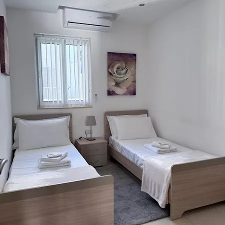 Modern At Court Twenty Five