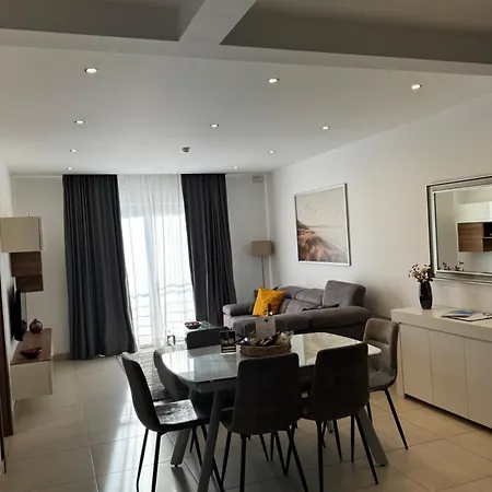 Modern At Court Twenty Five *