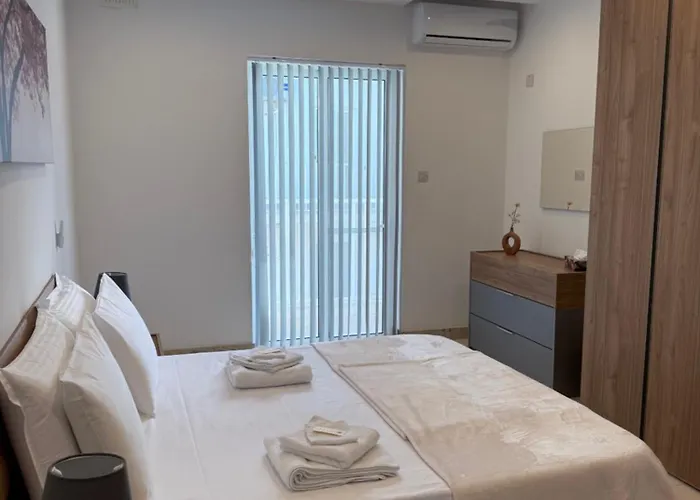 Modern At Court Twenty Five Appartement