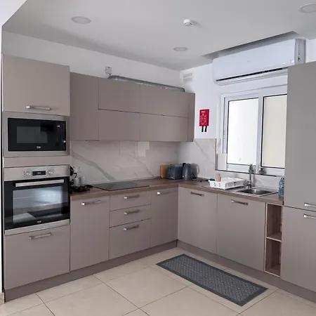 Modern At Court Twenty Five Apartment *